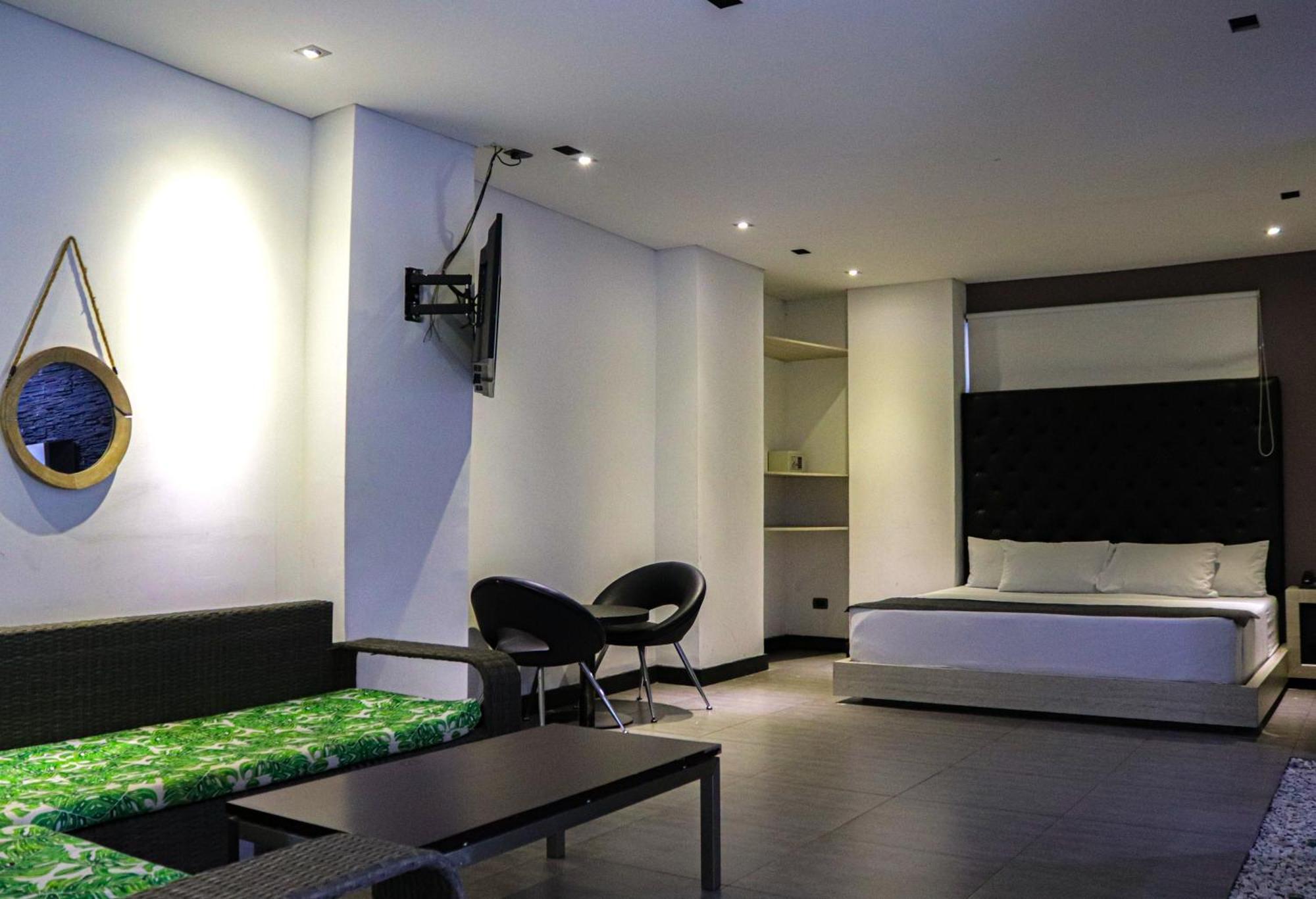 Hotel 47 Medellin Center Экстерьер фото