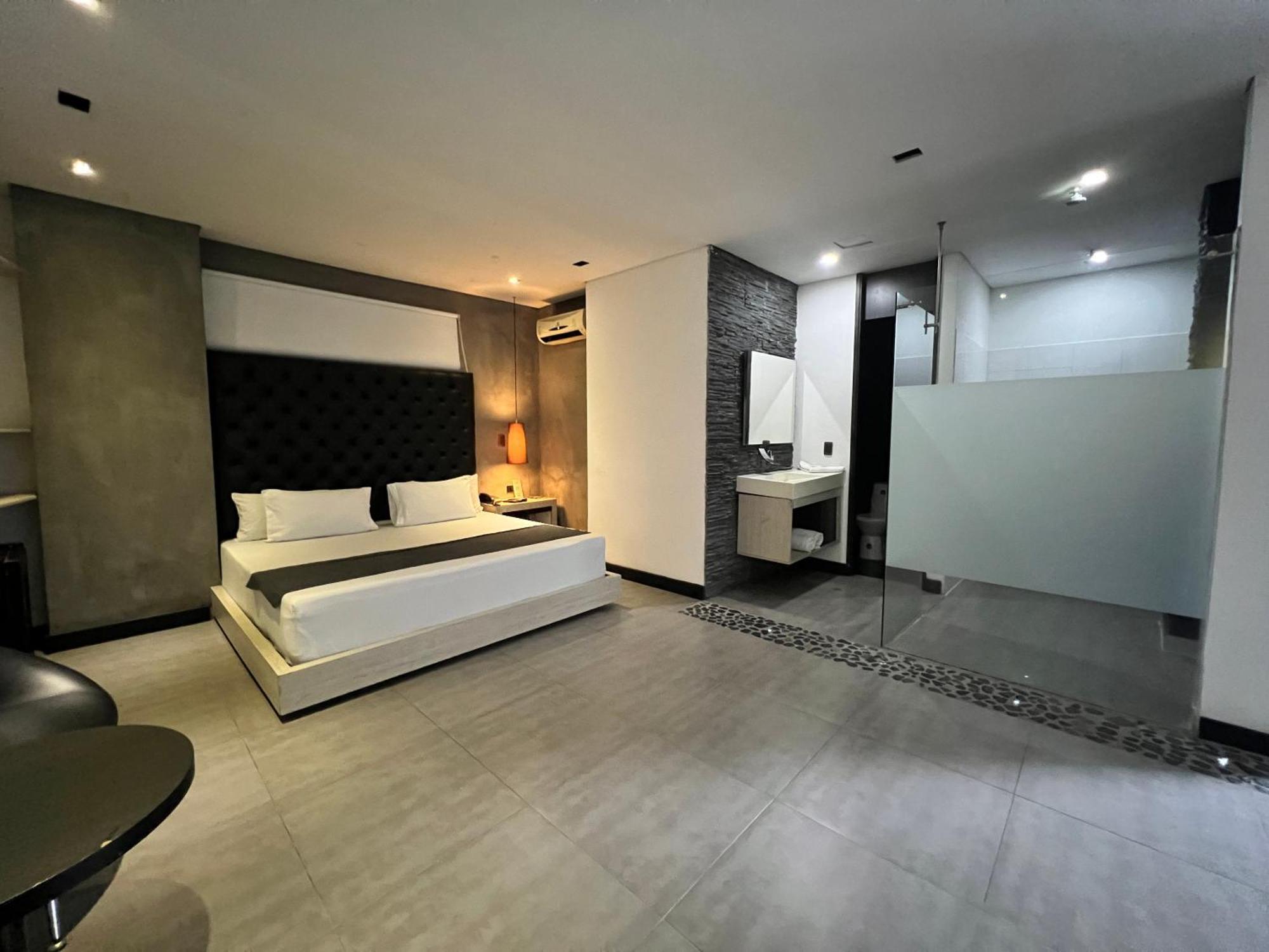 Hotel 47 Medellin Center Экстерьер фото