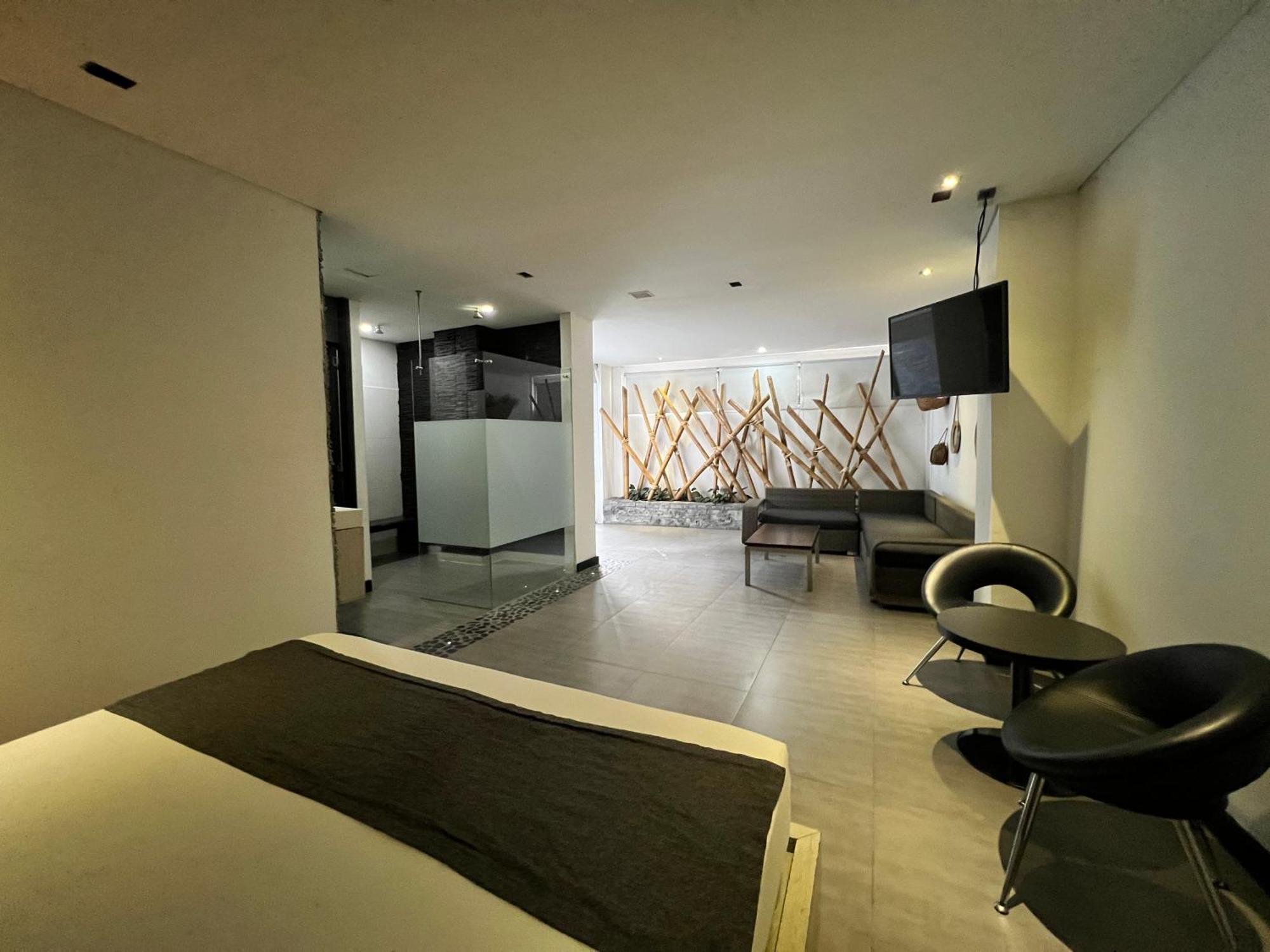 Hotel 47 Medellin Center Экстерьер фото